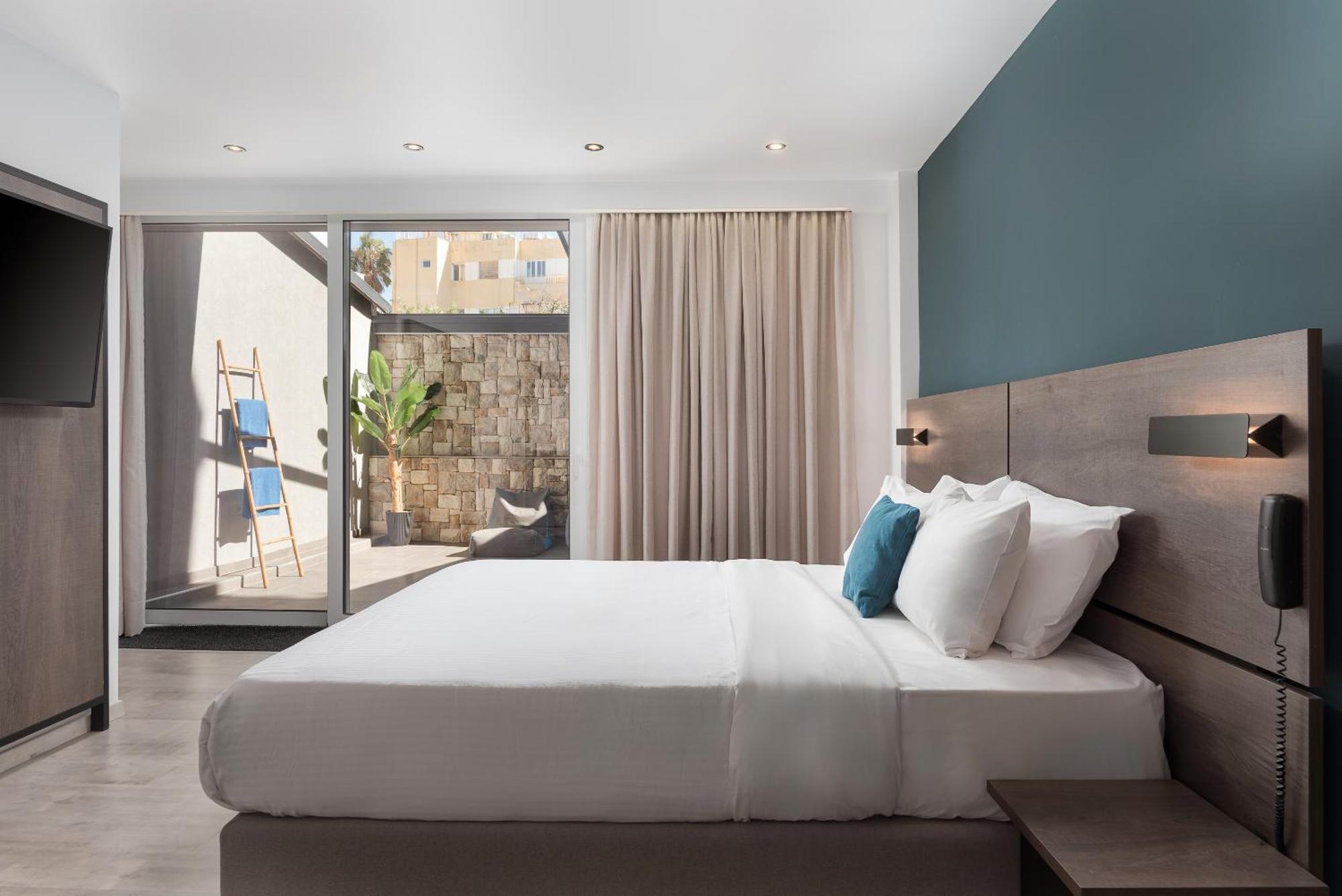 Sette Suites & Rooms - Adults Only Xylokastro Exterior photo